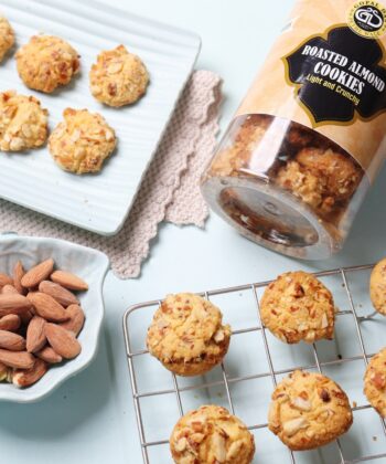 ROASTED ALMOND COOKIES